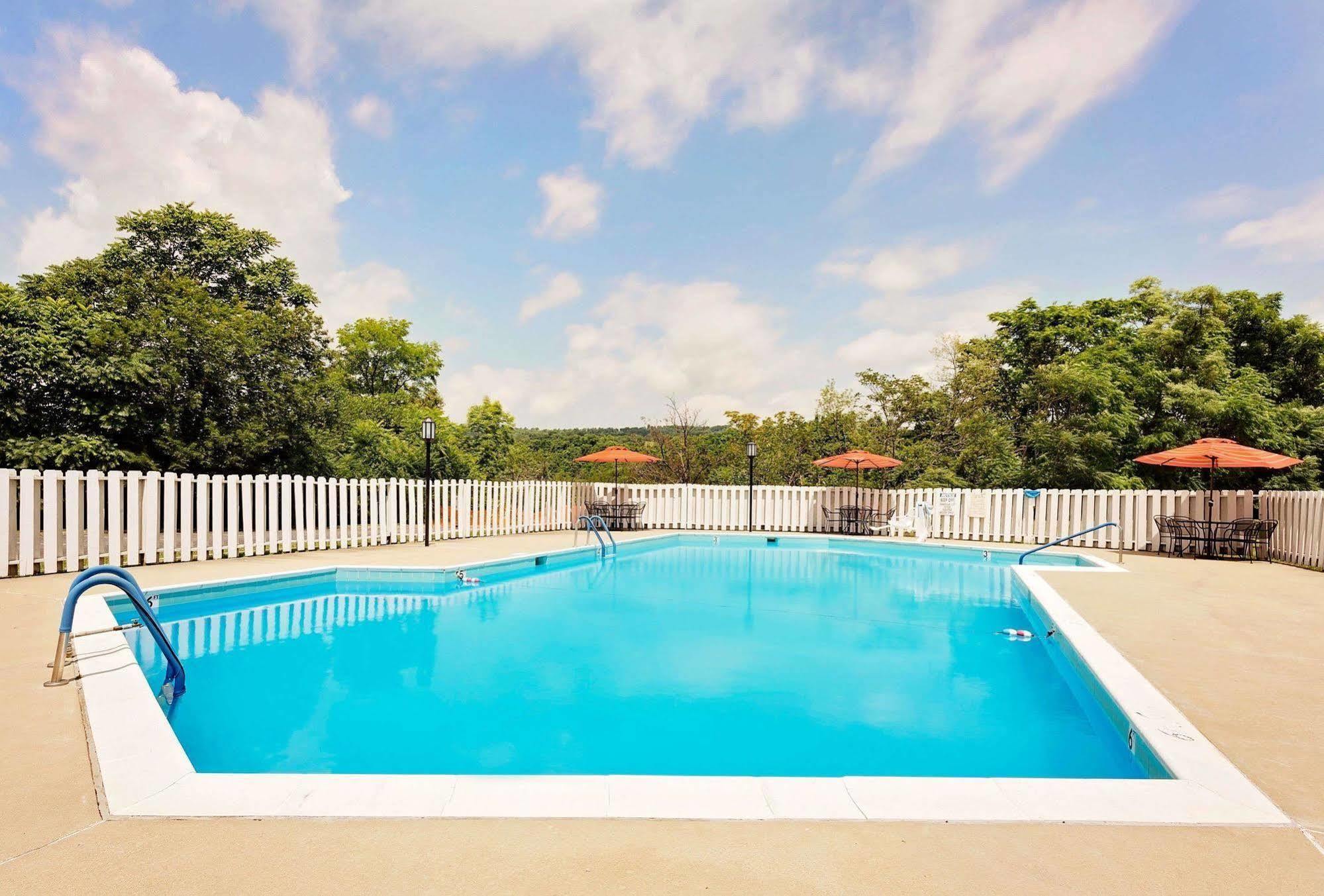 Howard Johnson By Wyndham Lexington Exterior foto